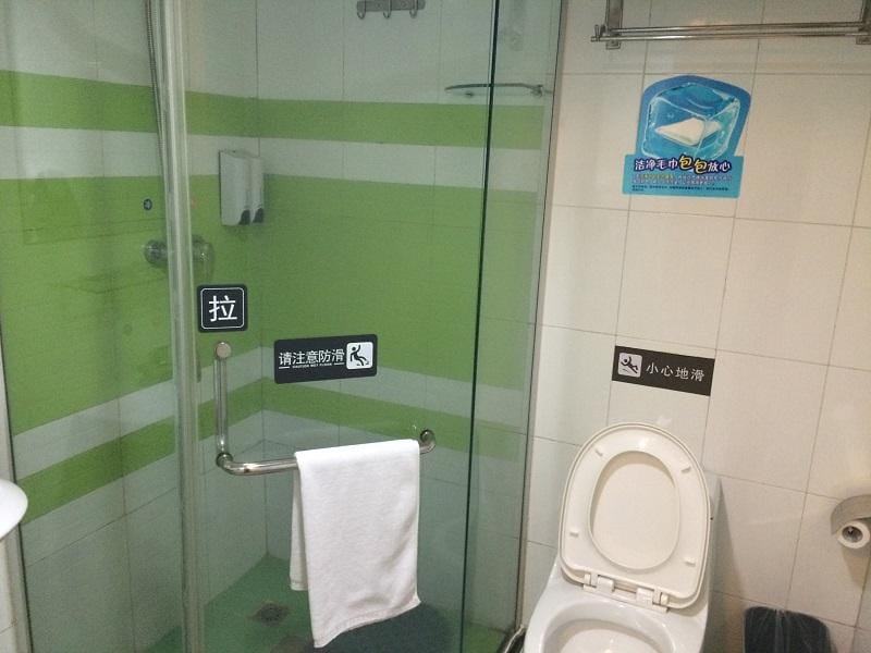 Qingmu Select Hotel (Ninghang Road Chongming Subway Station) Hotel in Nanjing