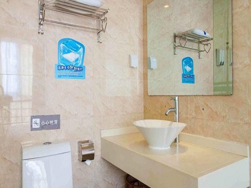 Qingmu Select Hotel (Ninghang Road Chongming Subway Station) Hotel in Nanjing