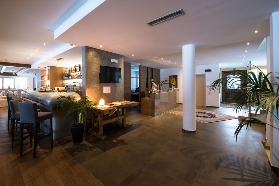 Bar/lounge