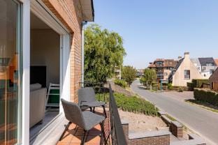 Huswell - Villa Near Beach with Double Parking Hotel in Koksijde