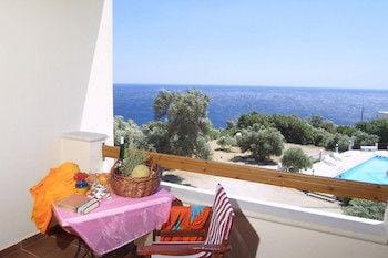 Phoenix Apartments Hotel in Crete