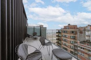 Huswell - Beachfront apartment with sea view Hotel in Koksijde