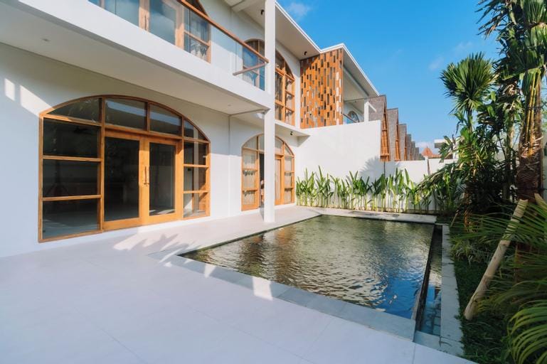 Campbar 4 Hotel in North Kuta