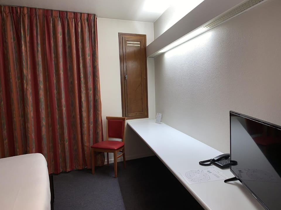 Hôtel AGENA Lille Aéroport Lesquin Hotel in Hauts-de-France