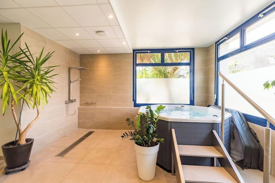 Hôtel Miléade de la Plage - Binic Hotel in Brittany