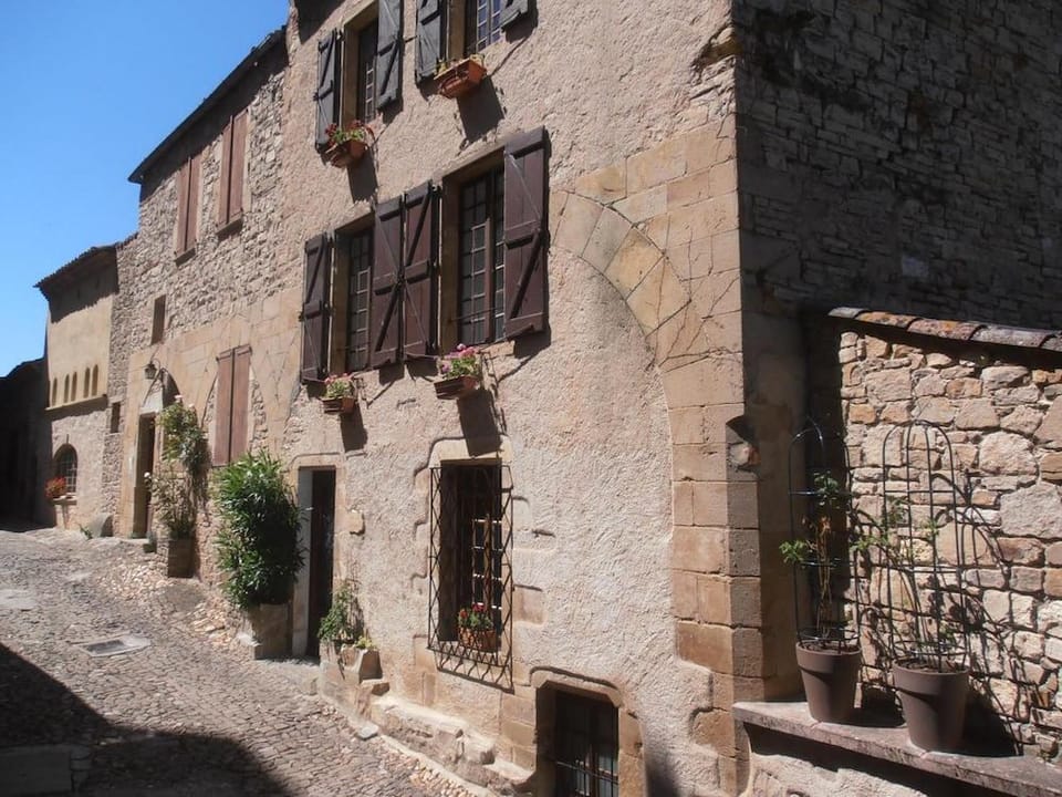 D Ici et d Ailleurs Hotel in Cordes-sur-Ciel