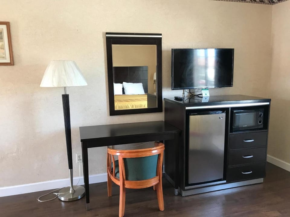 Manhattan Inn & Suites - LAX Hotel in Manhattan Beach