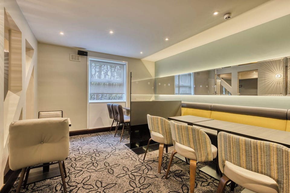 Premier Inn London Gatwick Airport A23 Hotel in Horley