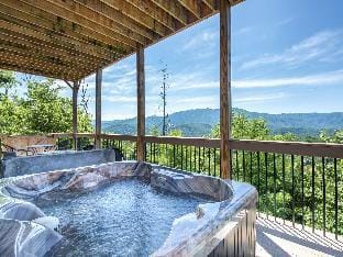 Hello Smokys Hotel in Gatlinburg