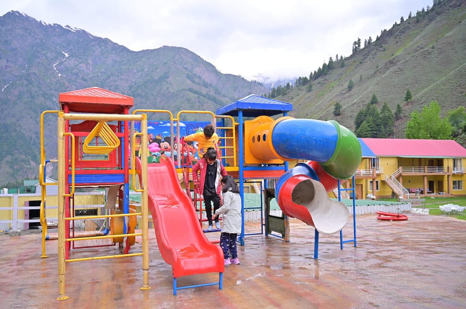 Hotel Village Inn Naran Hotel in Pakistan
