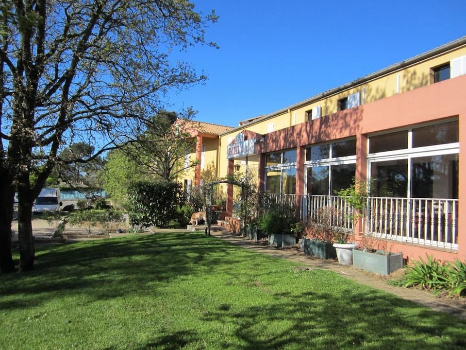 Citotel Louisiane Hotel in Mouans-Sartoux