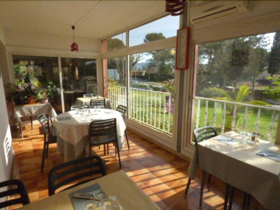 Citotel Louisiane Hotel in Mouans-Sartoux