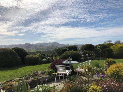 The Bungalows Guesthouse Hotel in Allerdale District