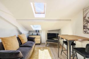 Cozy apartment - Bright skylight - Cannes center Hotel in Cannes
