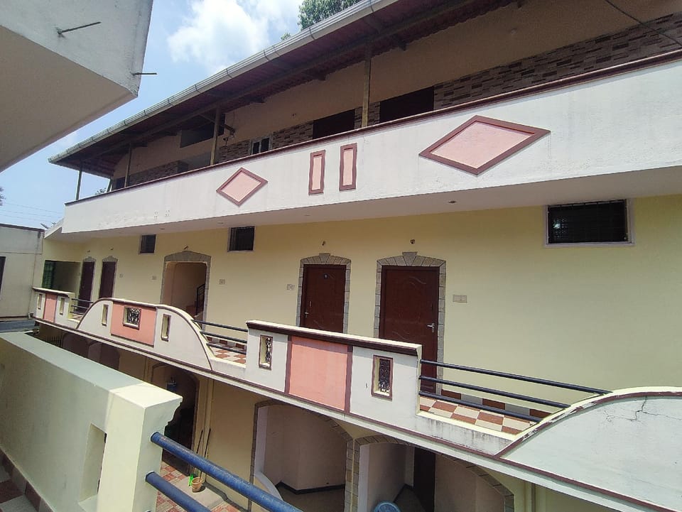 Golden Lake View Resorts Hotel in Tamil Nadu