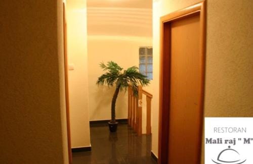 Restoran sa sobama za iznajmljivanje MALI RAJ Hotel in Federation of Bosnia and Herzegovina