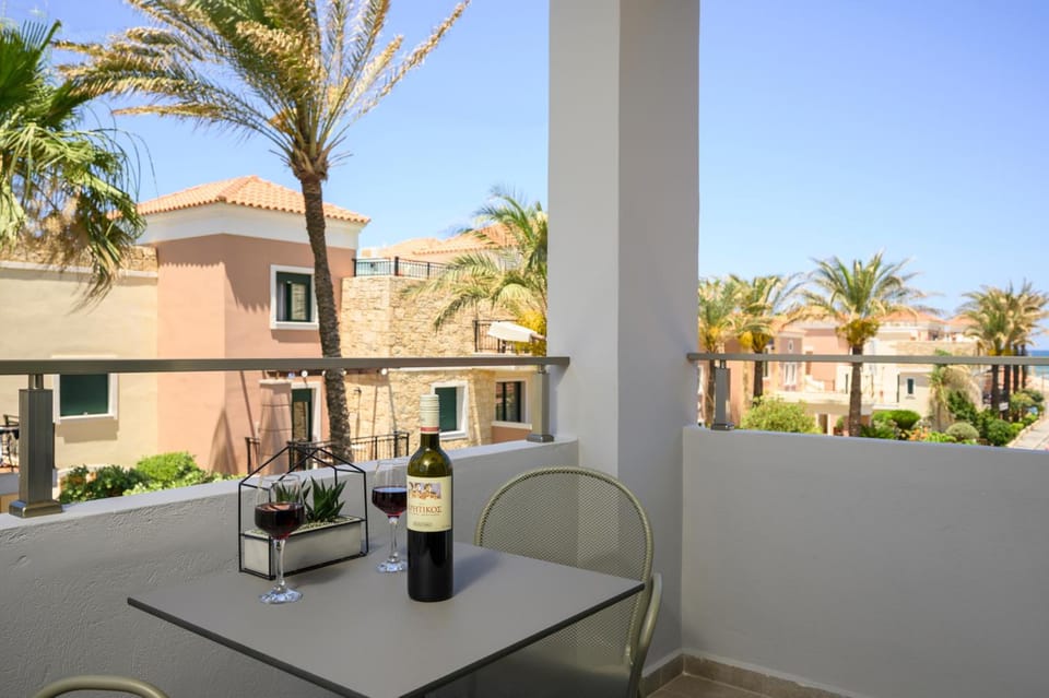 Athina Suites Luxury Suites Near The Sea Platanias Hotel in Platanias