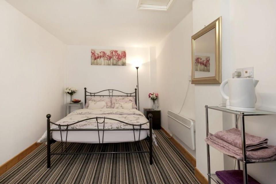 Garden house Self contained Annexe Hotel in Nottingham