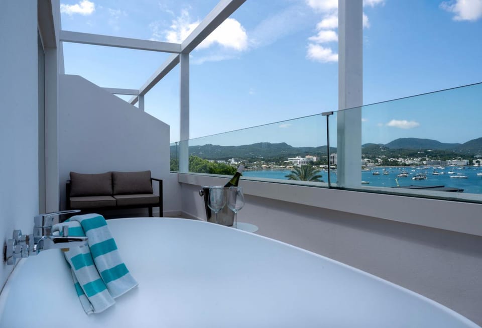 The White Apartments Apartment hotel in Sant Antoni Portmany