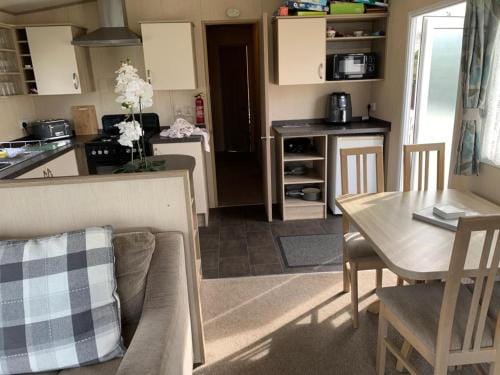 Lily's caravan Lodge in Rhyl