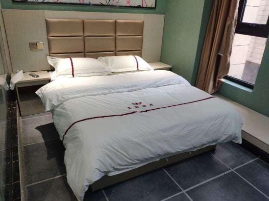 Zhongmu Xinghan Express Hotel Hotel in China