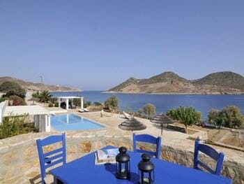 Onar Hotel in Decentralized Administration of the Aegean