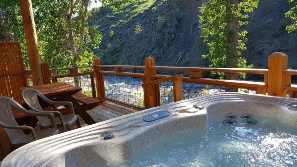 River's Edge Resort Hotel in Winthrop