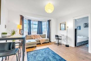 6 self contained Flats- FREE Parking, Pets, TUBE Hotel in Edgware