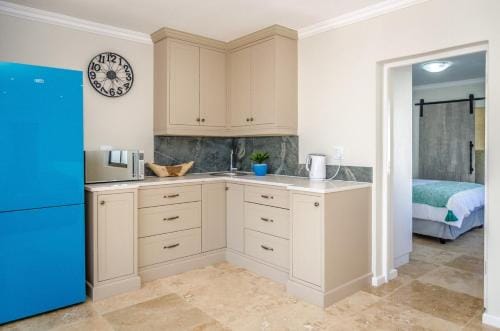 Home away from Home GuestHouse Hotel in Cape Town