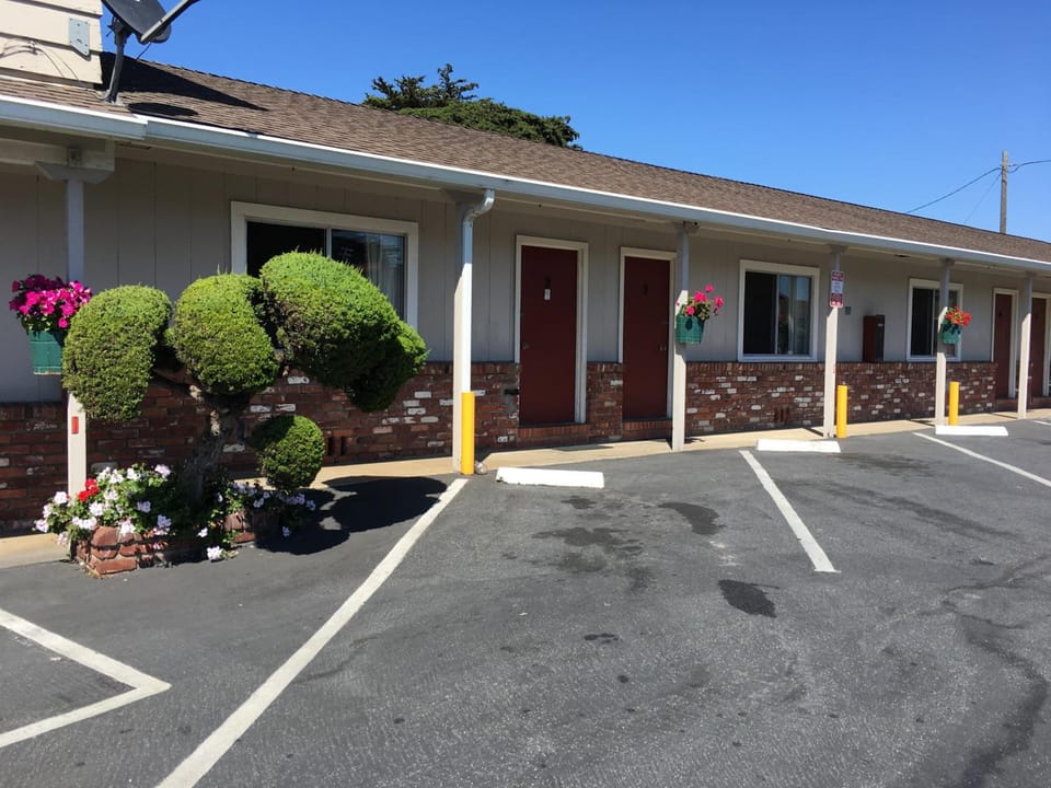 Old Marina Inn Motel in Marina