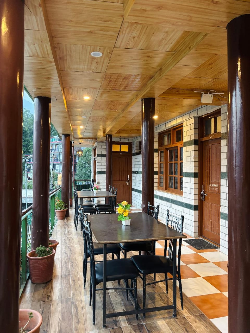 Sharda House Hotel in Manali