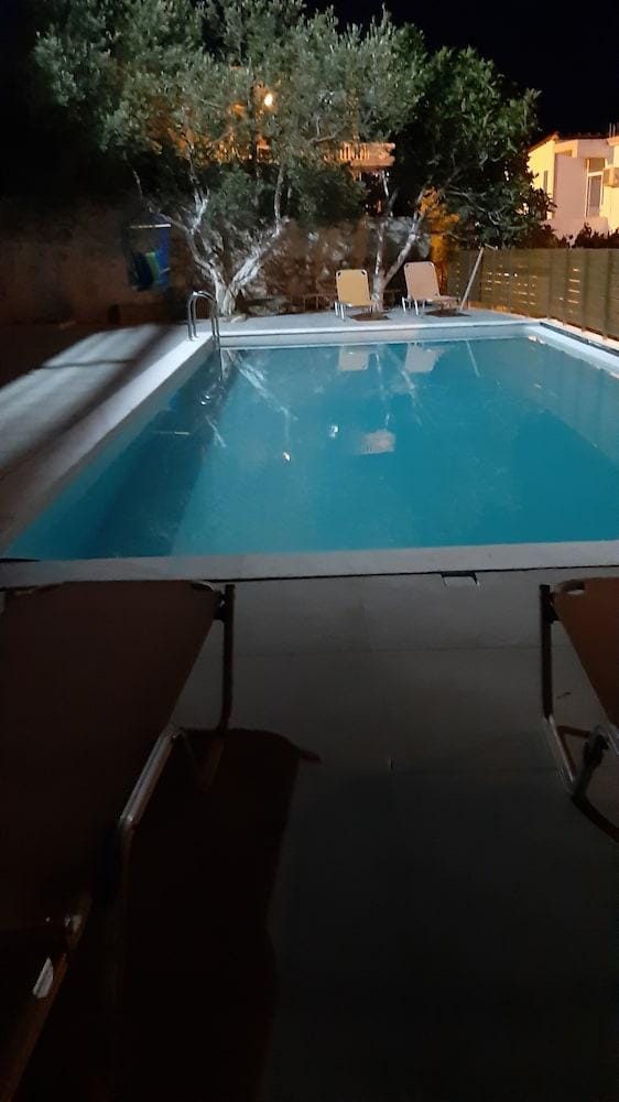 Bino Apartments Hotel in Ksamil