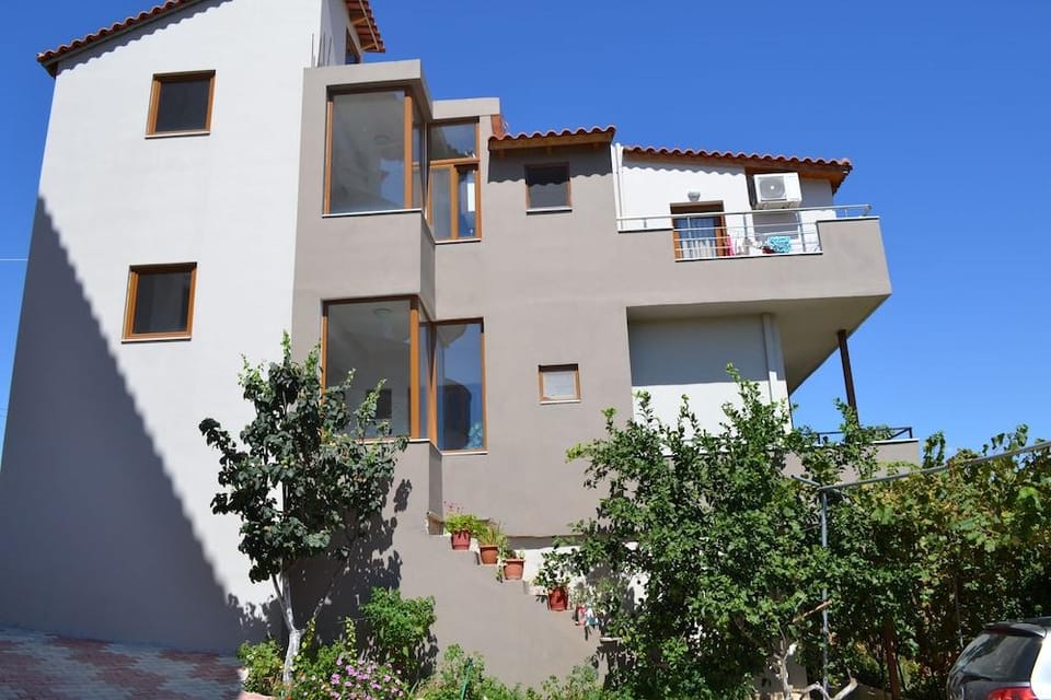 Bino Apartments Hotel in Ksamil