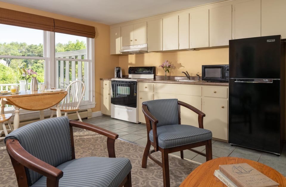 Dockside Guest Quarters Hotel in York Harbor