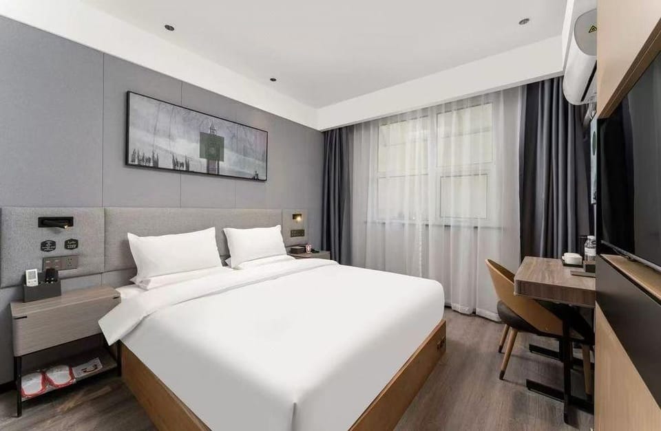 Rujia Huayi Selected Hotel (Wuxi Huishan Shitangwan Industrial Park Branch) Hotel in Suzhou