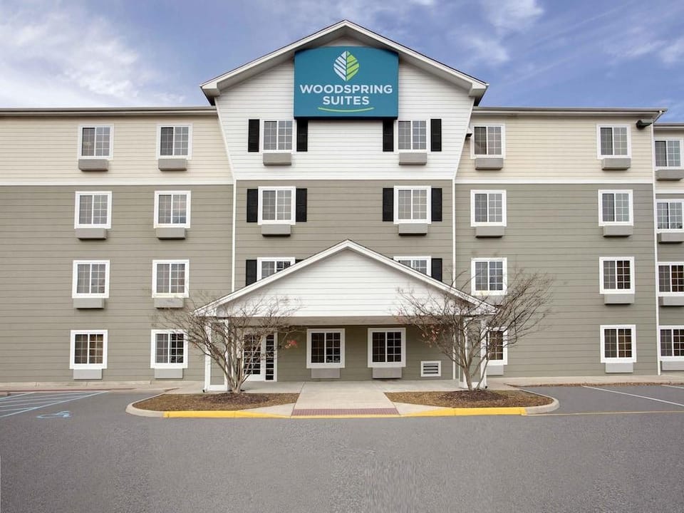 WoodSpring Suites Williston Hotel in North Dakota
