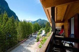 Hotel Chalet Pineta Hotel in Canazei