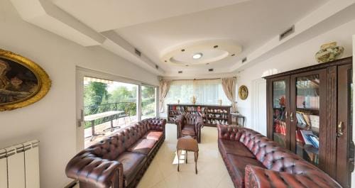 Suncani Breg Apartments Vrdnik Hotel in Vojvodina