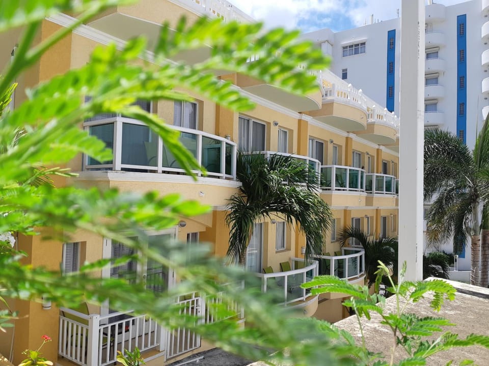 Baker's Suites Hotel in Simpson Bay