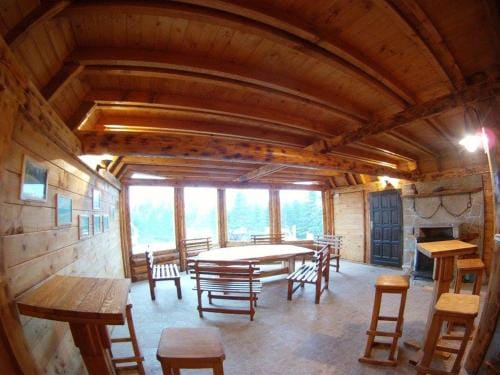 Mountain bungalows and a Hobbit House - Jazavcije Rupe Lodge in Federation of Bosnia and Herzegovina