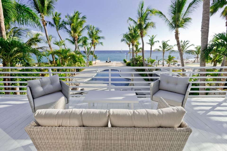 TRACADERO Beach Club & Holidays Rentals Resort in Dominicus
