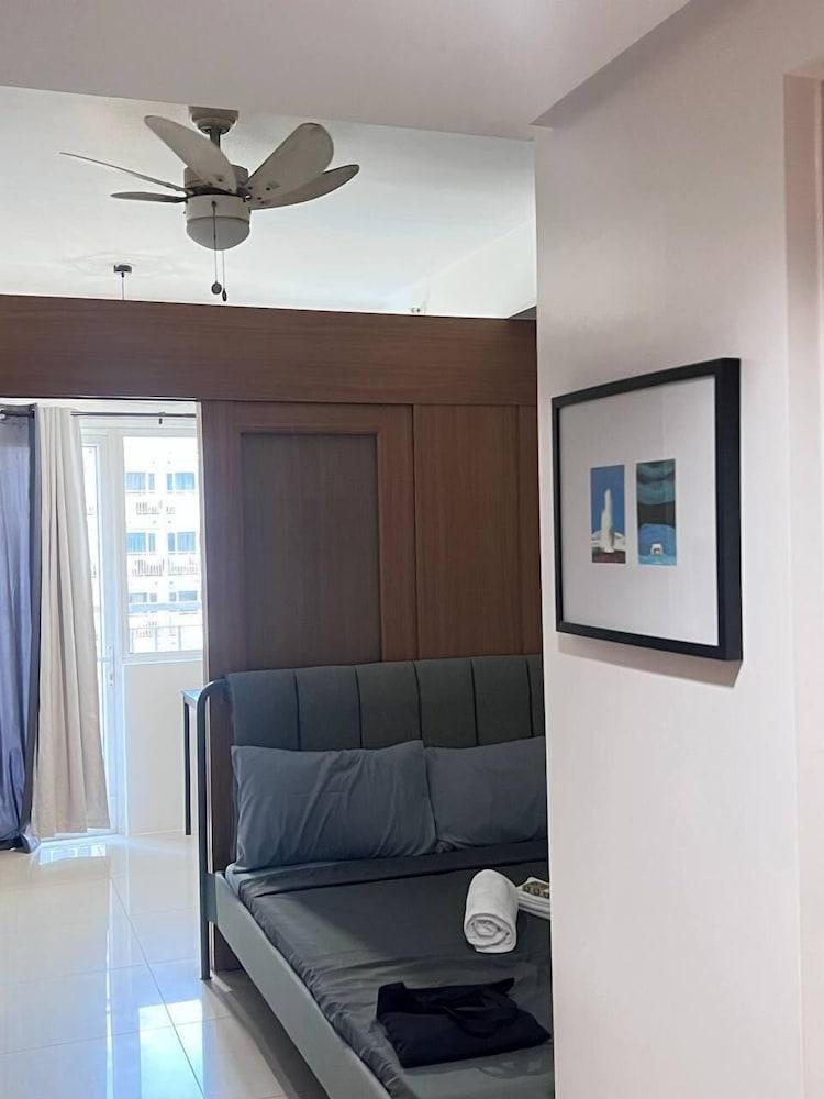 1 BR Shell Residences Facing amenities Hotel in Pasay