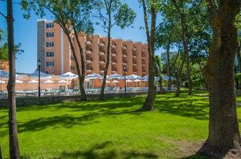 Riva Park Hotel in Sunny Beach