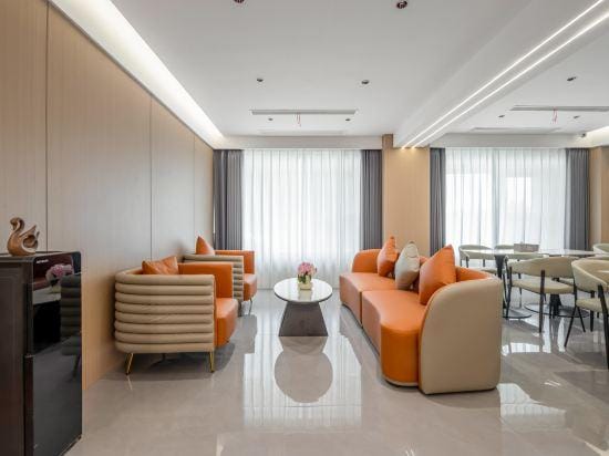 Meigao Zhixuan Hotel (Danyang Wuyue Plaza High Speed Railway Station) Hotel in Jiangsu