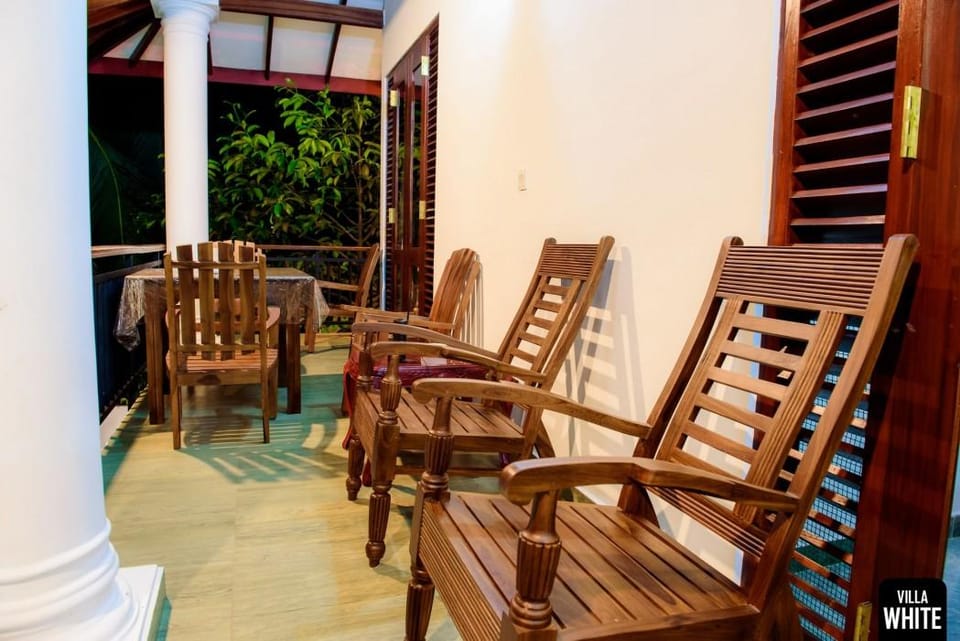 Villa White Hotel in Hikkaduwa