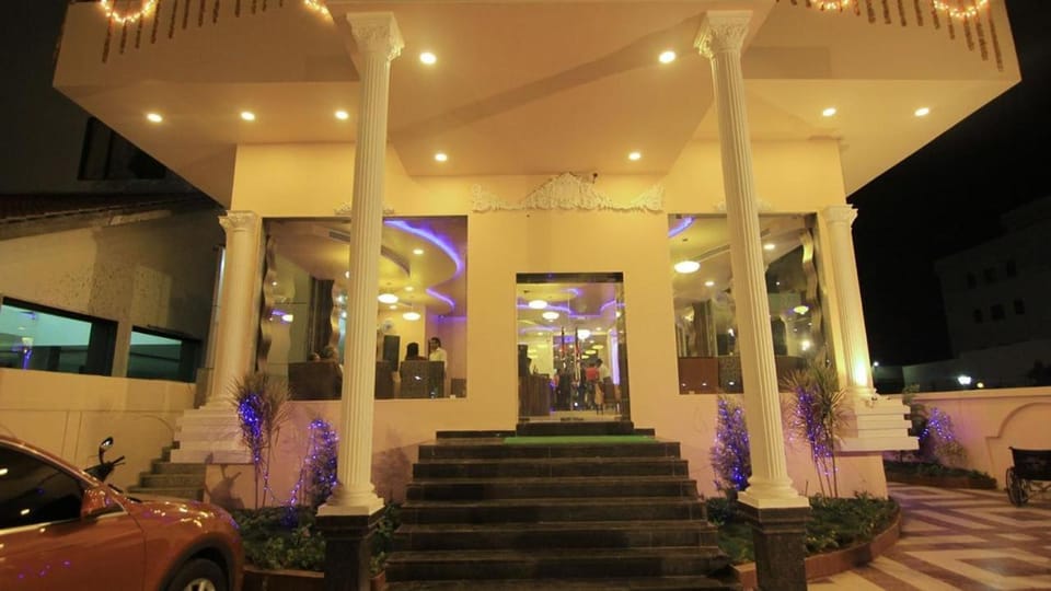 Saibaba International Supreme Hotel Hotel in Maharashtra