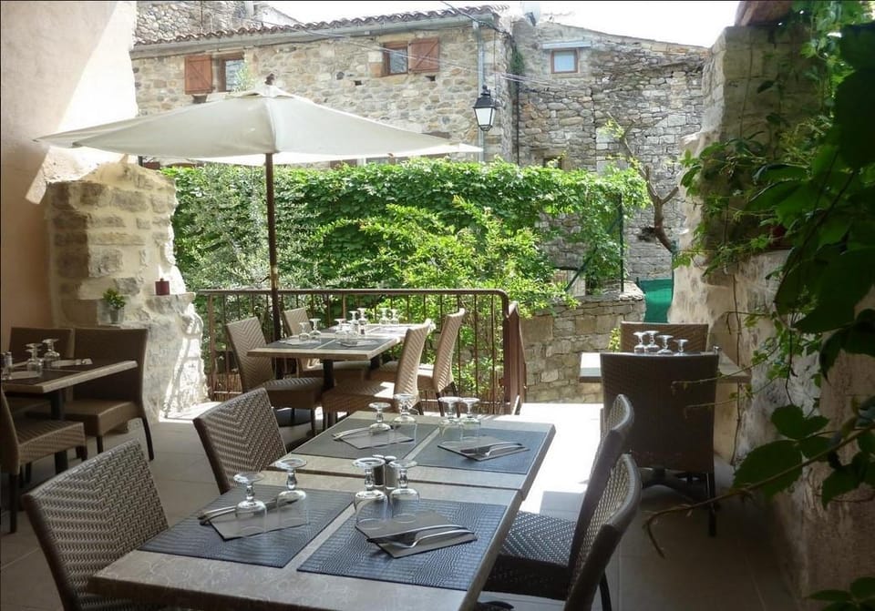 Auberge du Vieux Lanas Logis Hotel Restaurant Hotel in Balazuc