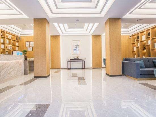 Hangzhou Lingqi Tongjian Lake Resort Hotel Hotel in Hangzhou