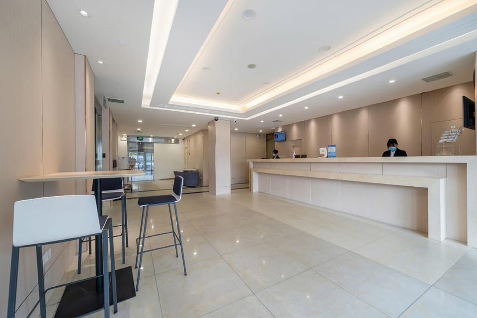 Jinjiang Inn Shanghai Pudong Airport Town Branch Hotel in Shanghai