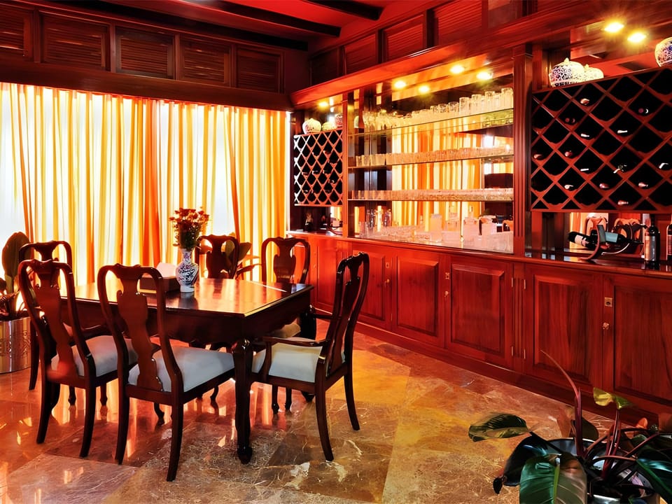 Crest Villa Mansion Resort in Asia
